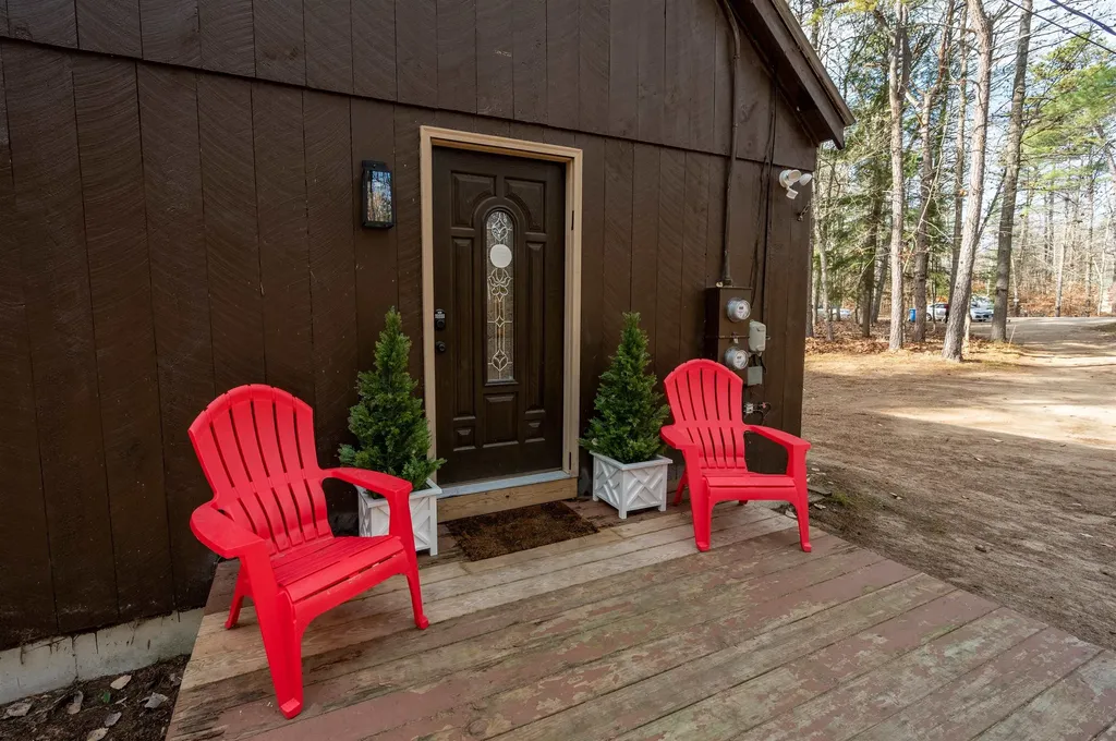 135 Pine River Path Effingham NH 03882