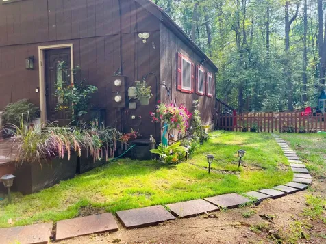 135 Pine River Path Effingham NH 03882