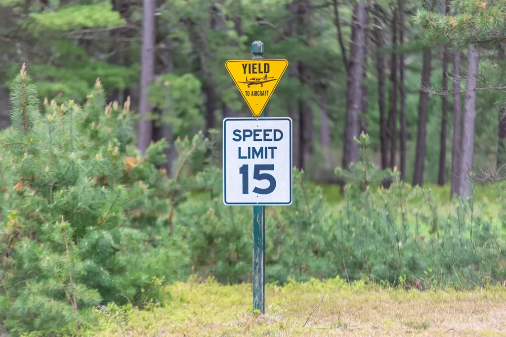 36 Logan Way Ossipee NH 03890