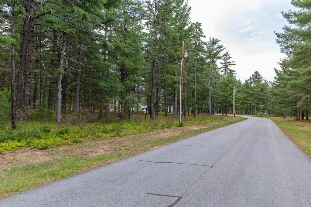 36 Logan Way Ossipee NH 03890
