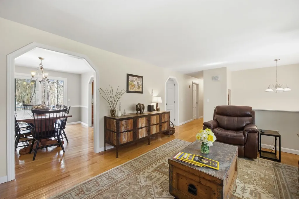 1 Debbie Terrace Derry NH 03038
