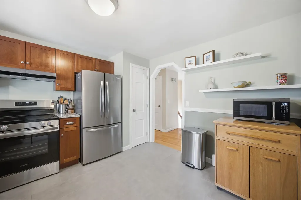 1 Debbie Terrace Derry NH 03038