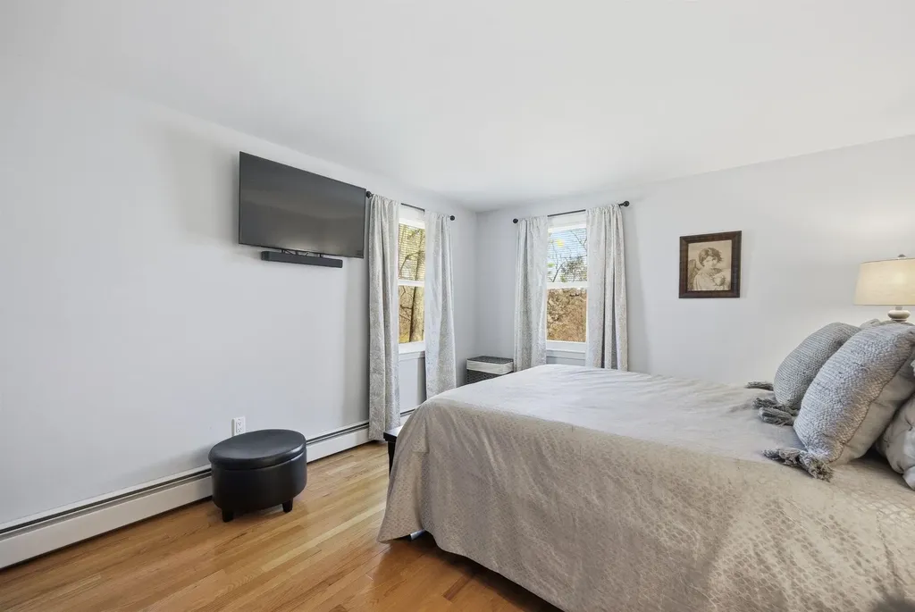 1 Debbie Terrace Derry NH 03038