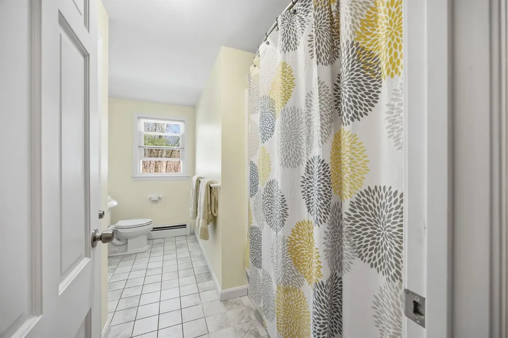 1 Debbie Terrace Derry NH 03038