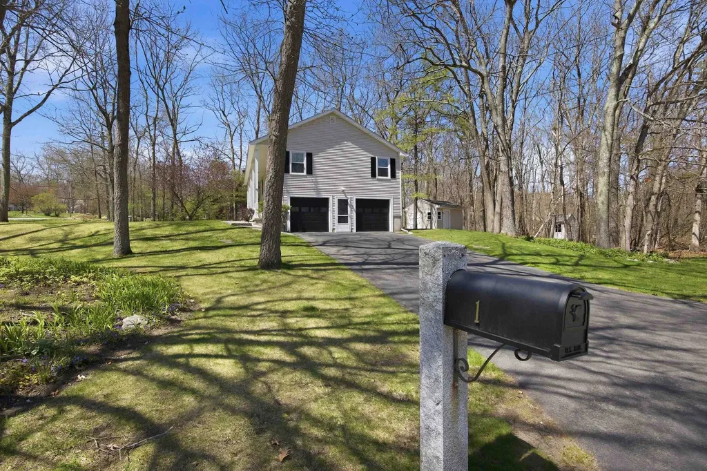 1 Debbie Terrace Derry NH 03038