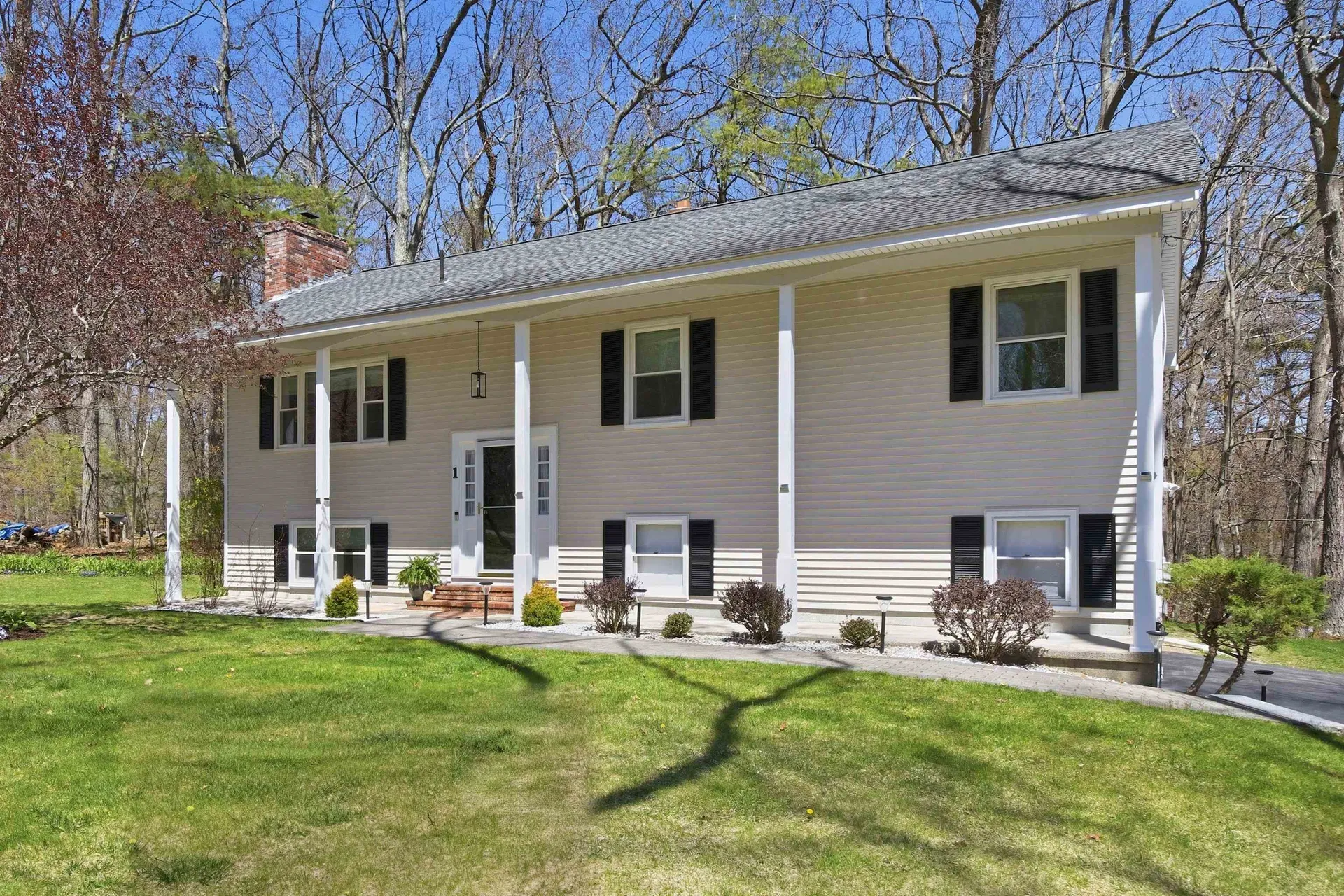 1 Debbie Terrace Derry NH 03038