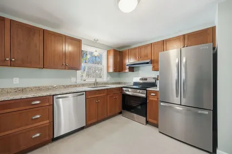 1 Debbie Terrace Derry NH 03038