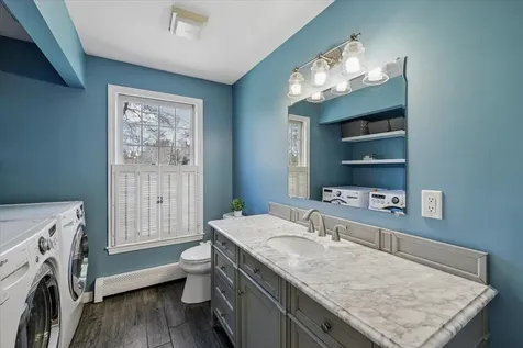 31 Boxwood Road Bedford NH 03110