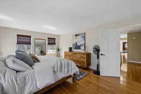 31 Boxwood Road Bedford NH 03110