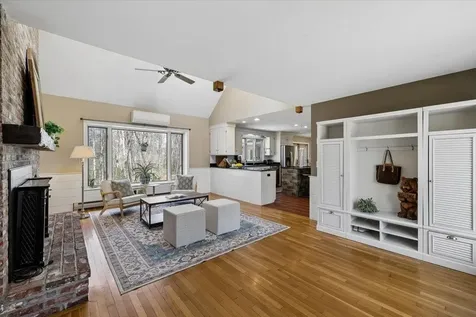 31 Boxwood Road Bedford NH 03110