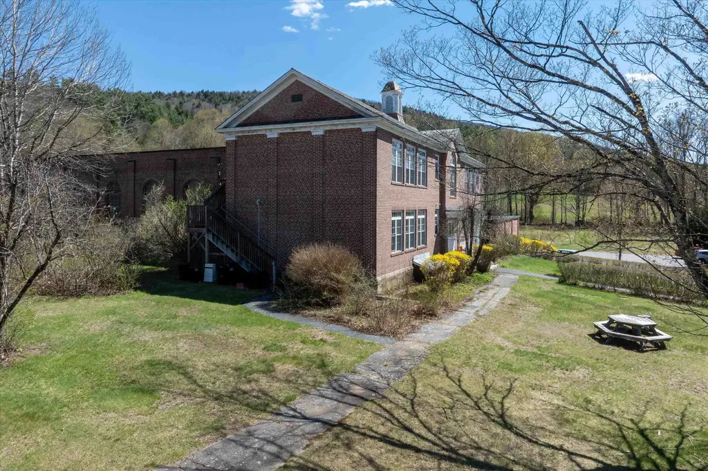 14-15-17-21-25- Westminster Street Rockingham VT 05154