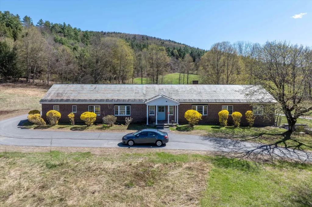 14-15-17-21-25- Westminster Street Rockingham VT 05154