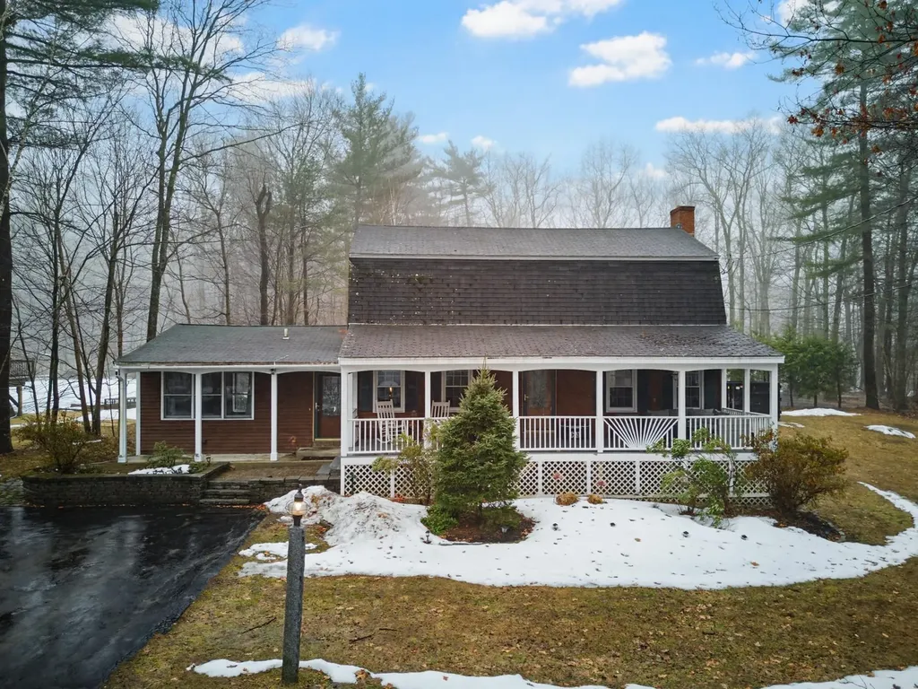 104 Old Auburn Road Derry NH 03038