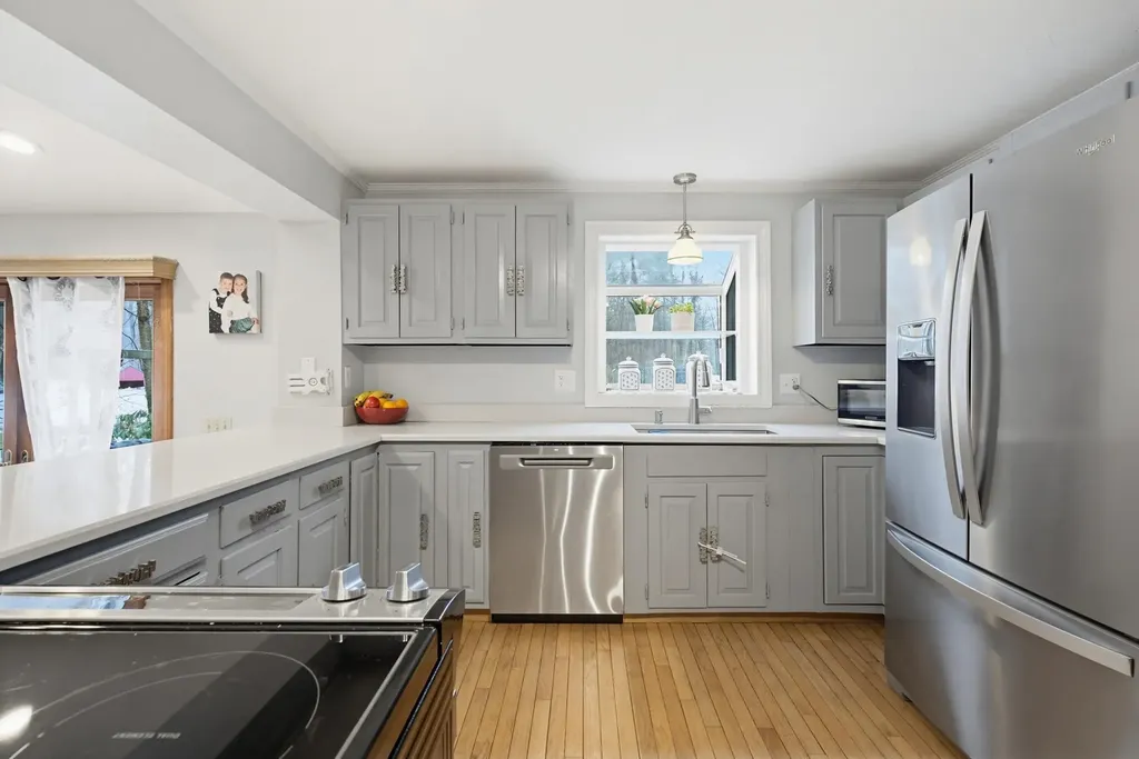 104 Old Auburn Road Derry NH 03038