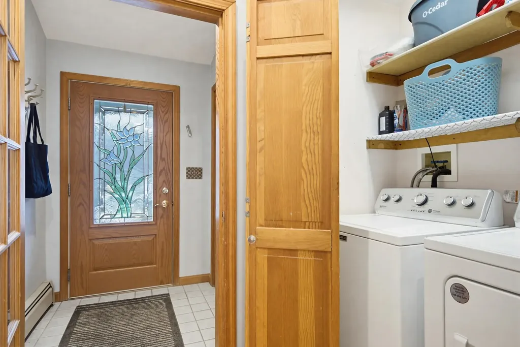 104 Old Auburn Road Derry NH 03038