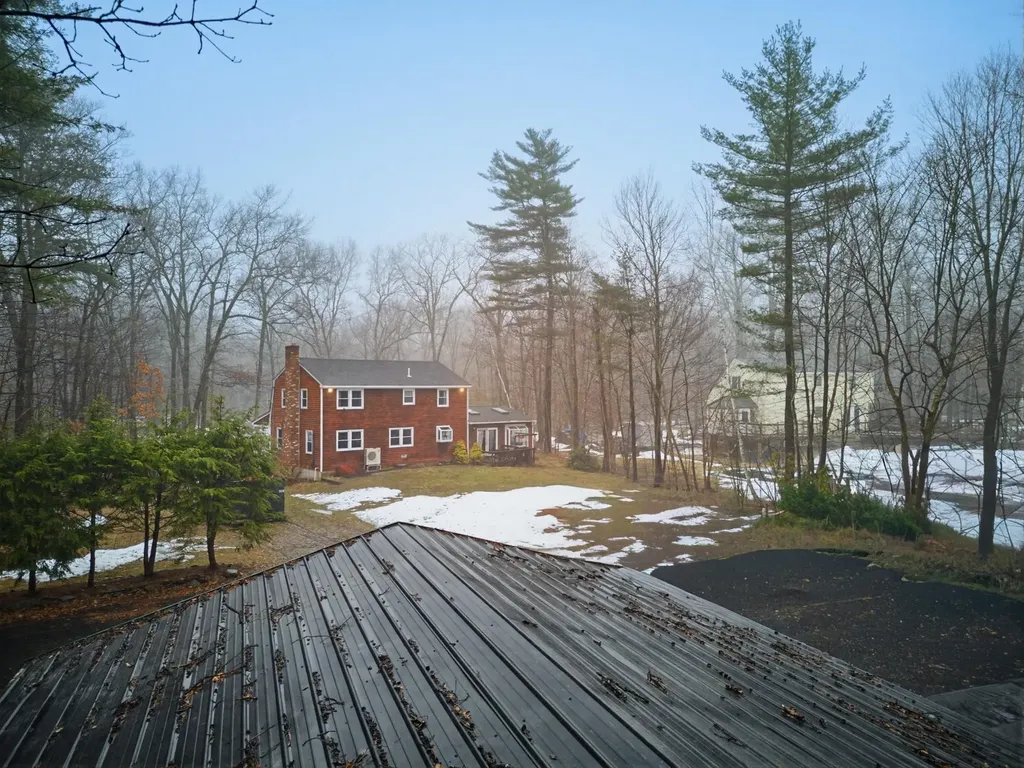 104 Old Auburn Road Derry NH 03038