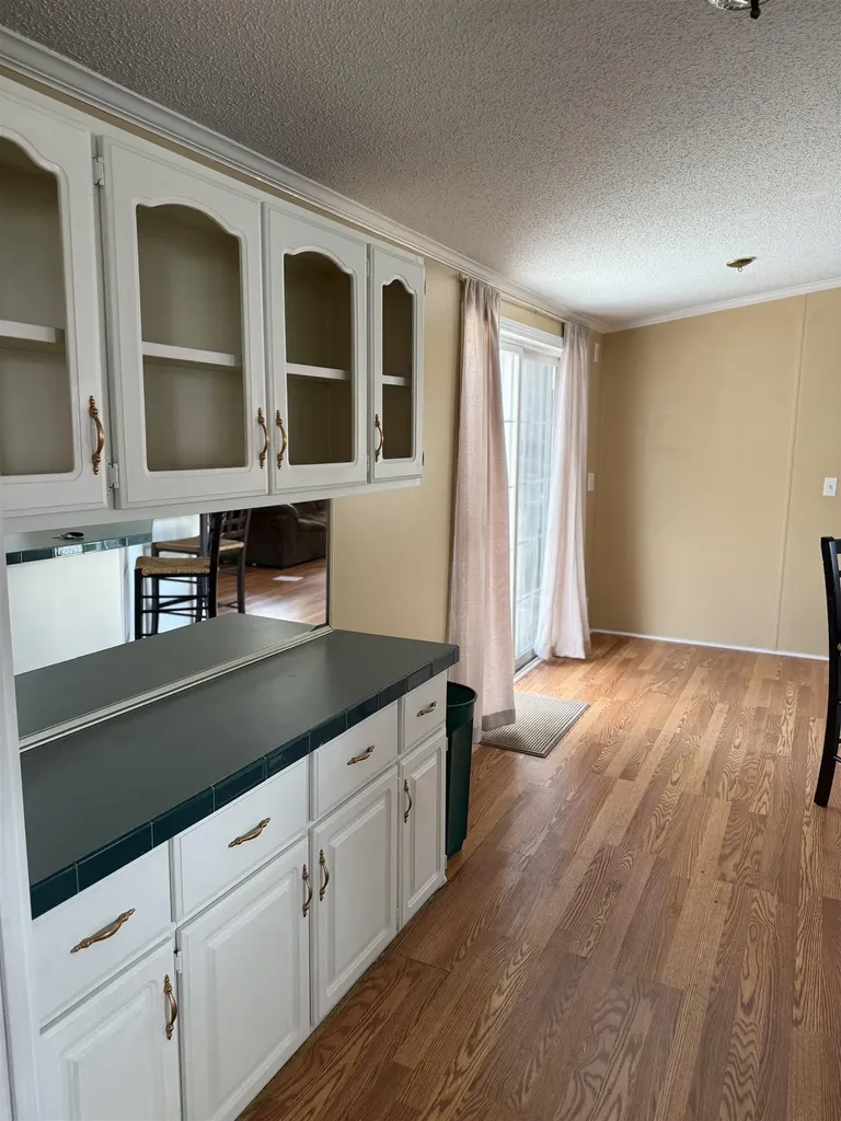 22 Wayne Drive Derry NH 03038