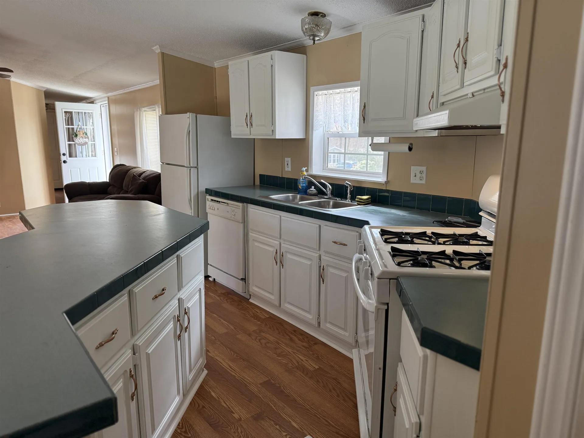 22 Wayne Drive Derry NH 03038