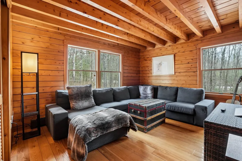370 Mccurdy Road New Boston NH 03070