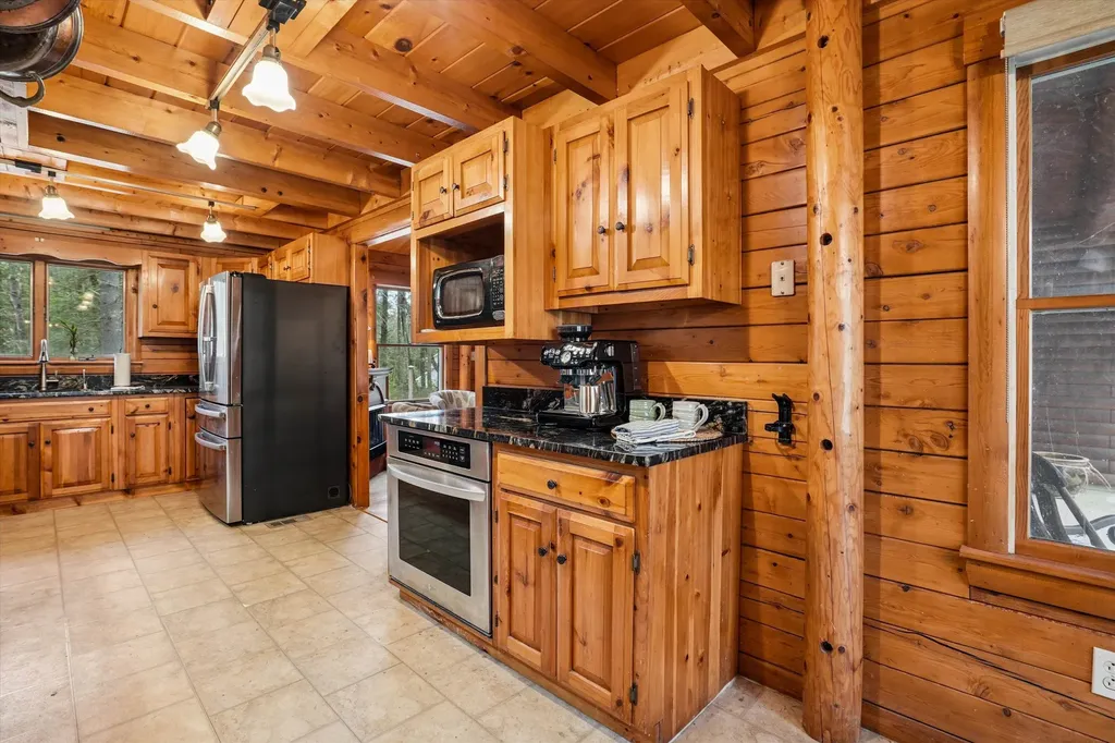 370 Mccurdy Road New Boston NH 03070