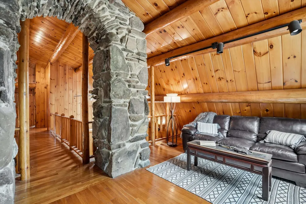 370 Mccurdy Road New Boston NH 03070
