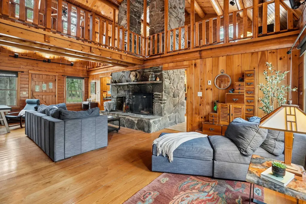 370 Mccurdy Road New Boston NH 03070