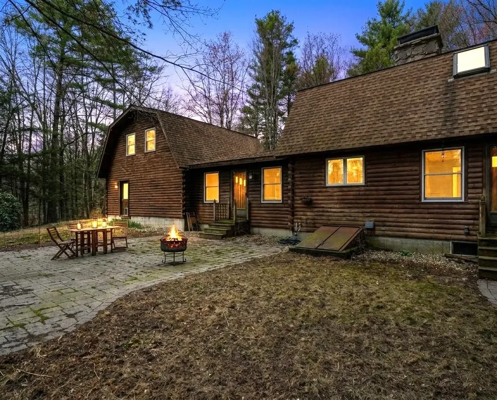 370 Mccurdy Road New Boston NH 03070