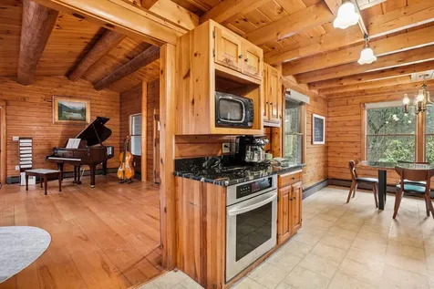370 Mccurdy Road New Boston NH 03070