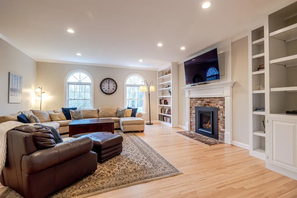 15 Heidi Lane Bow NH 03304