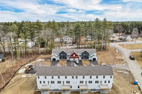 17-D Mustang Drive Litchfield NH 03052