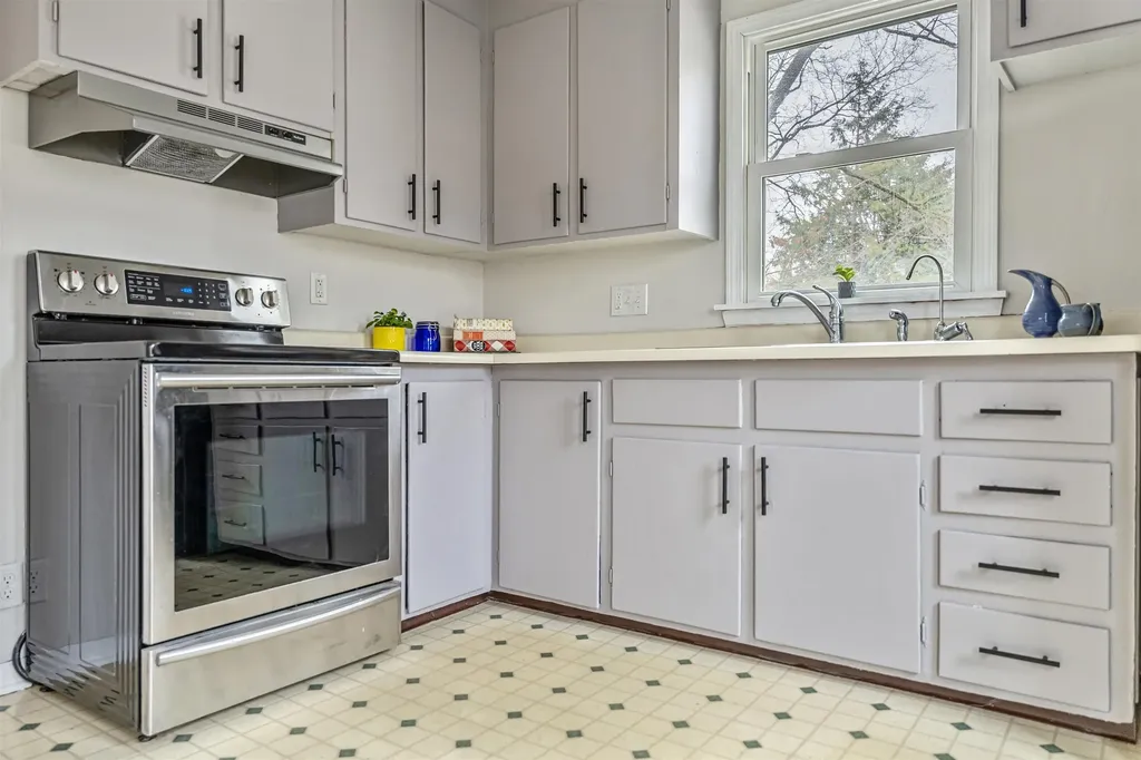 16 Seneca Avenue Essex Junction VT 05452