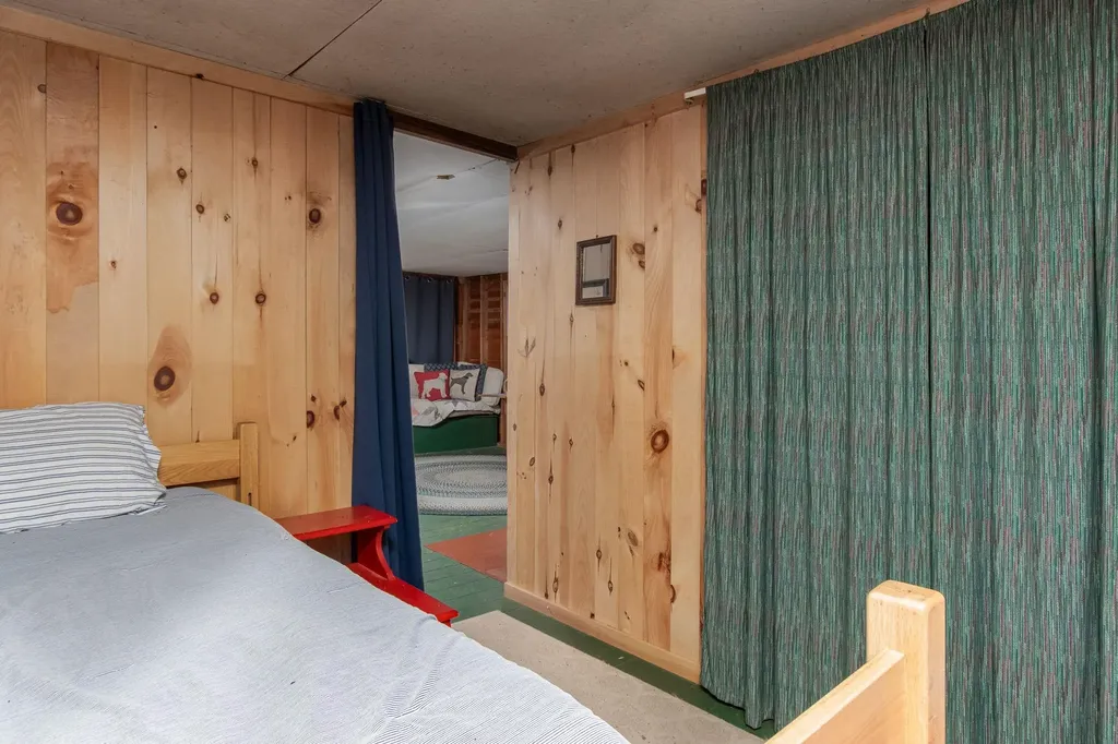 153 Scoby Wood Lane Francestown NH 03043