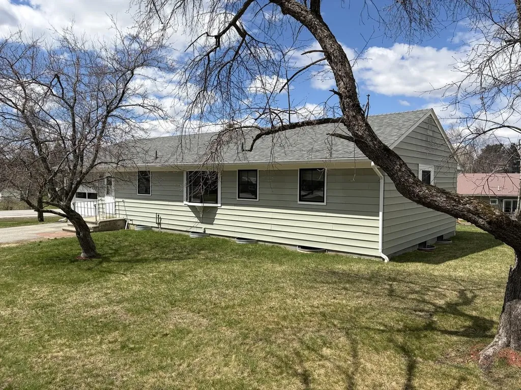 17 Fairwood Heights Morristown VT 05661
