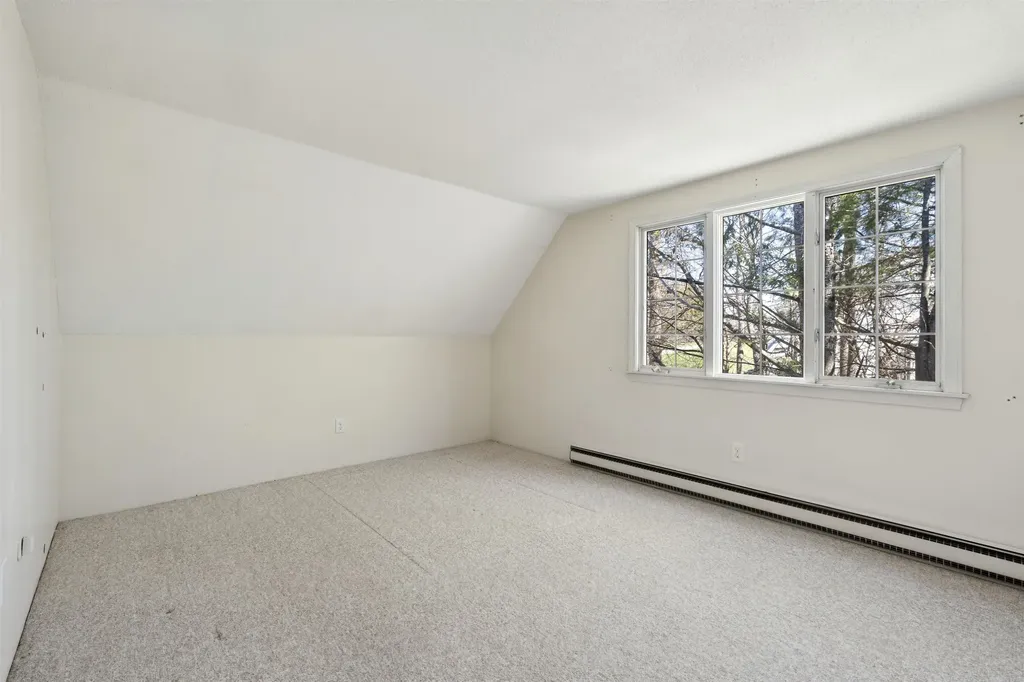 54 Hilltop Place New London NH 03257