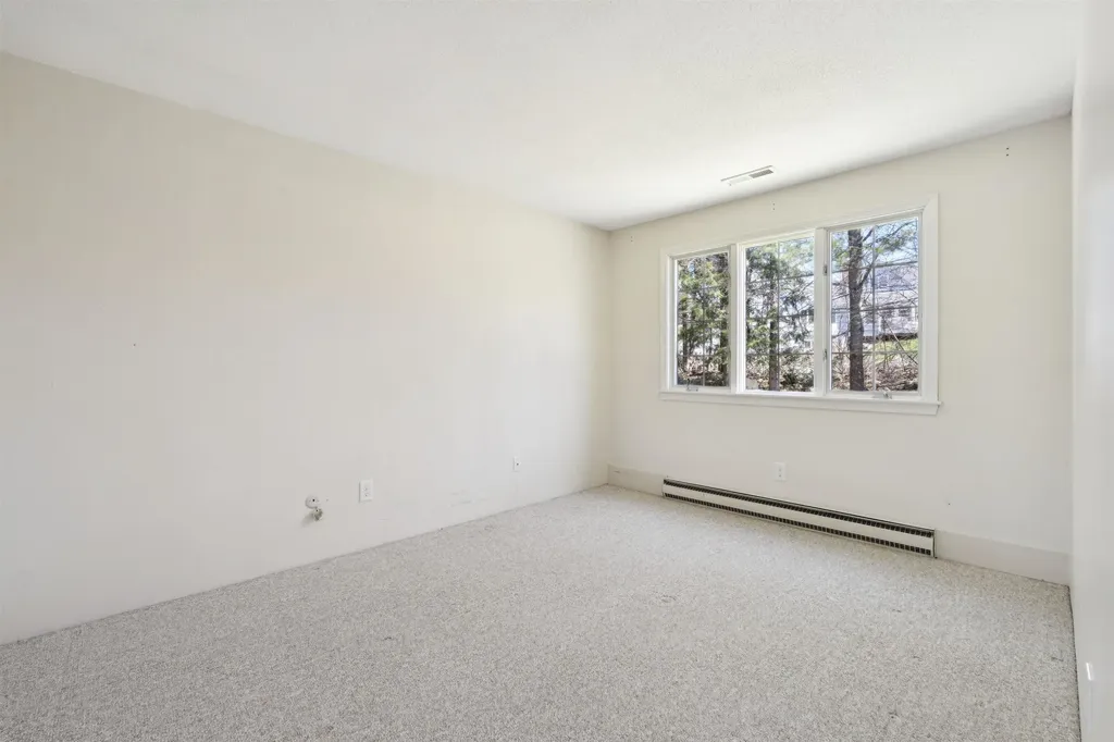 54 Hilltop Place New London NH 03257