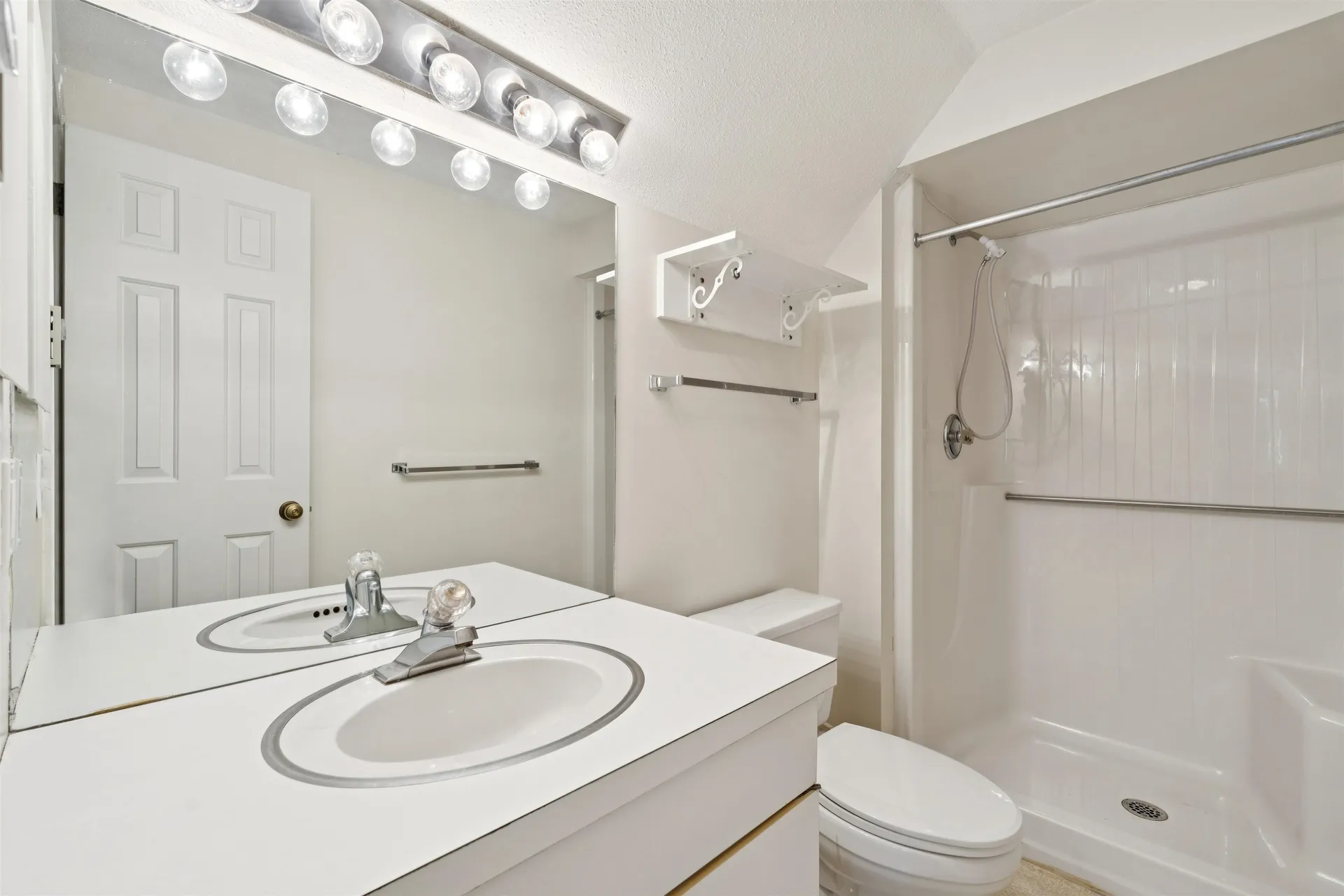 54 Hilltop Place New London NH 03257