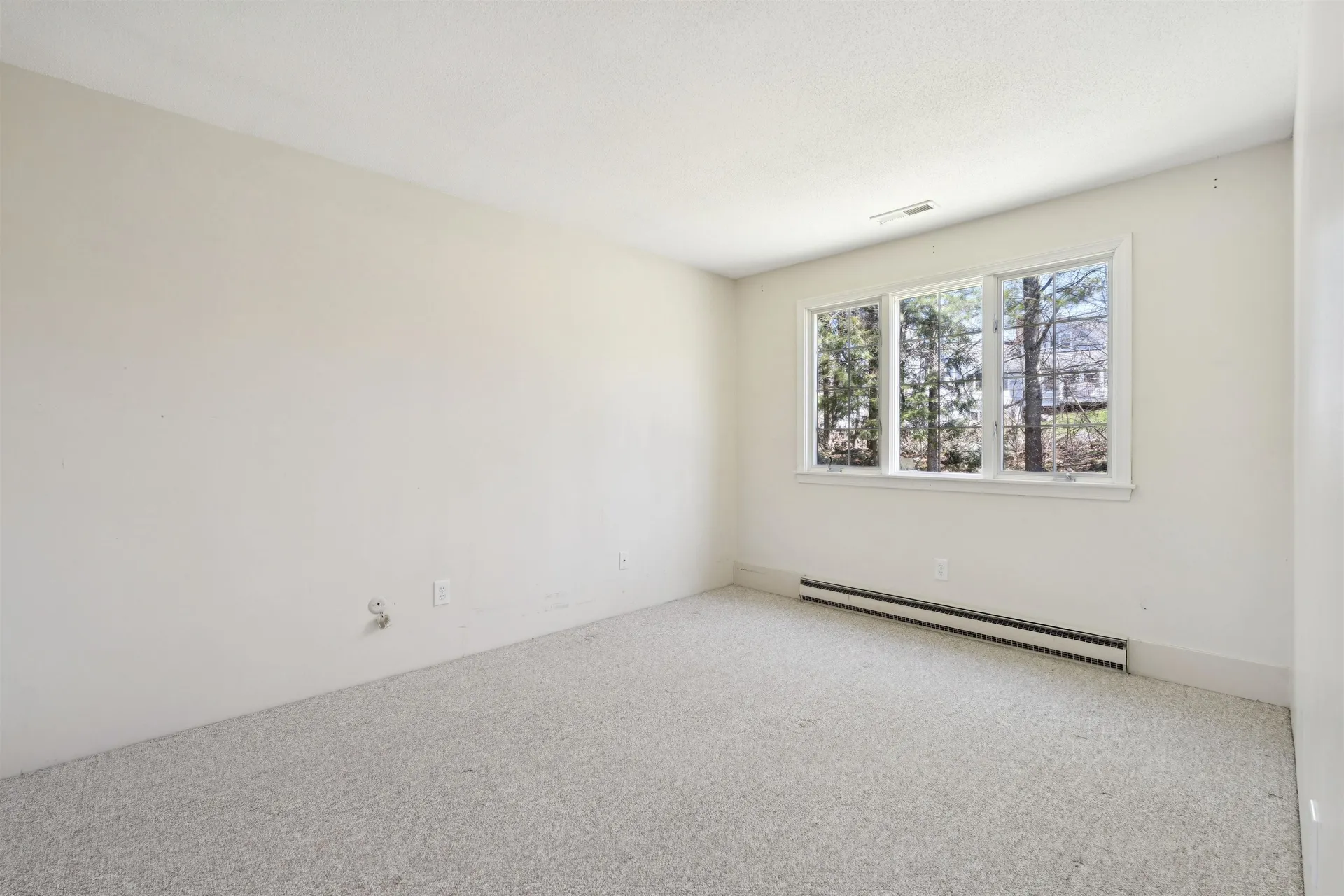 54 Hilltop Place New London NH 03257