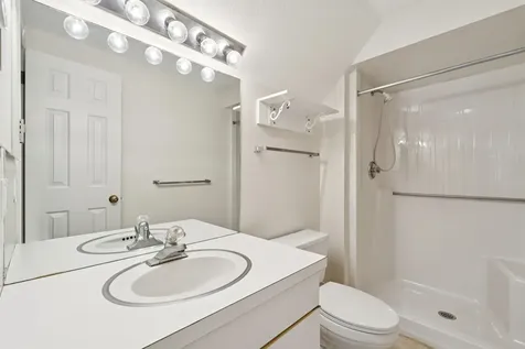 54 Hilltop Place New London NH 03257