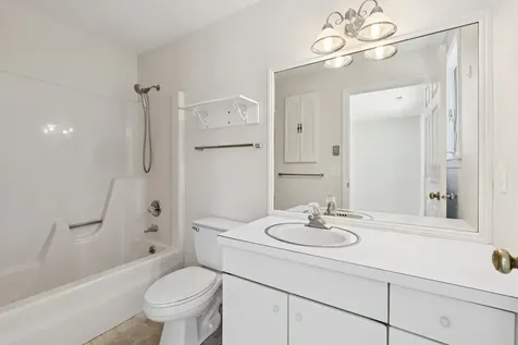 54 Hilltop Place New London NH 03257