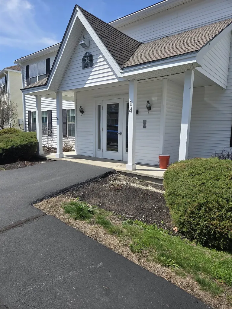 14 Tampa Drive Rochester NH 03867