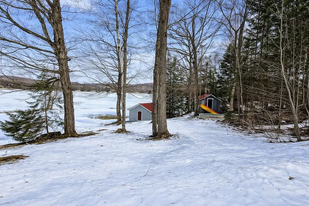 101 Rossiter Point Morgan VT 05853