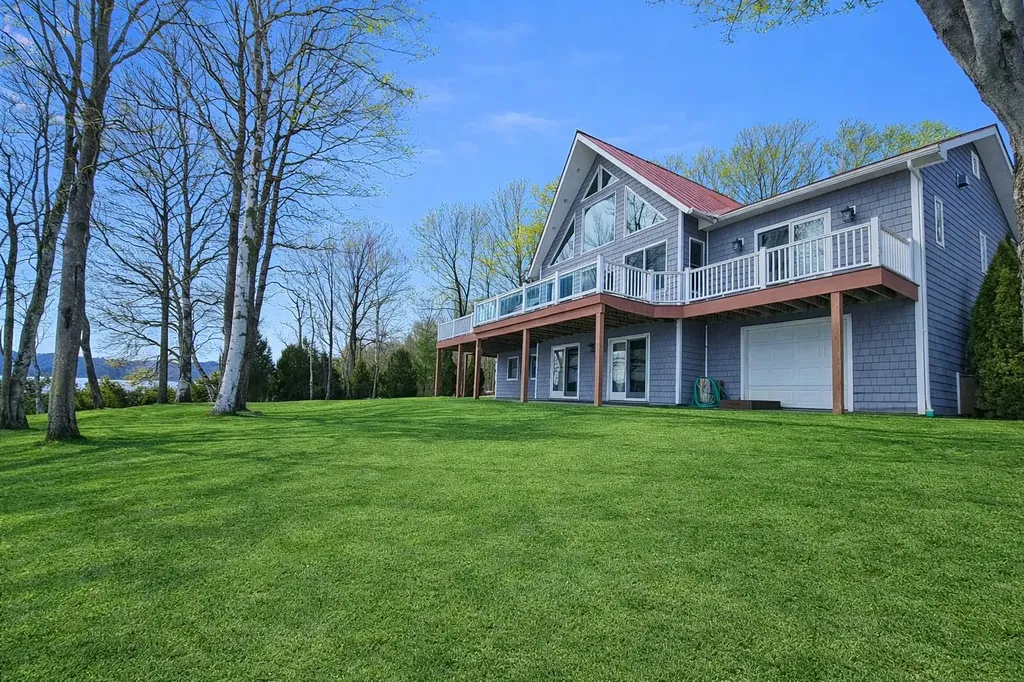 101 Rossiter Point Morgan VT 05853