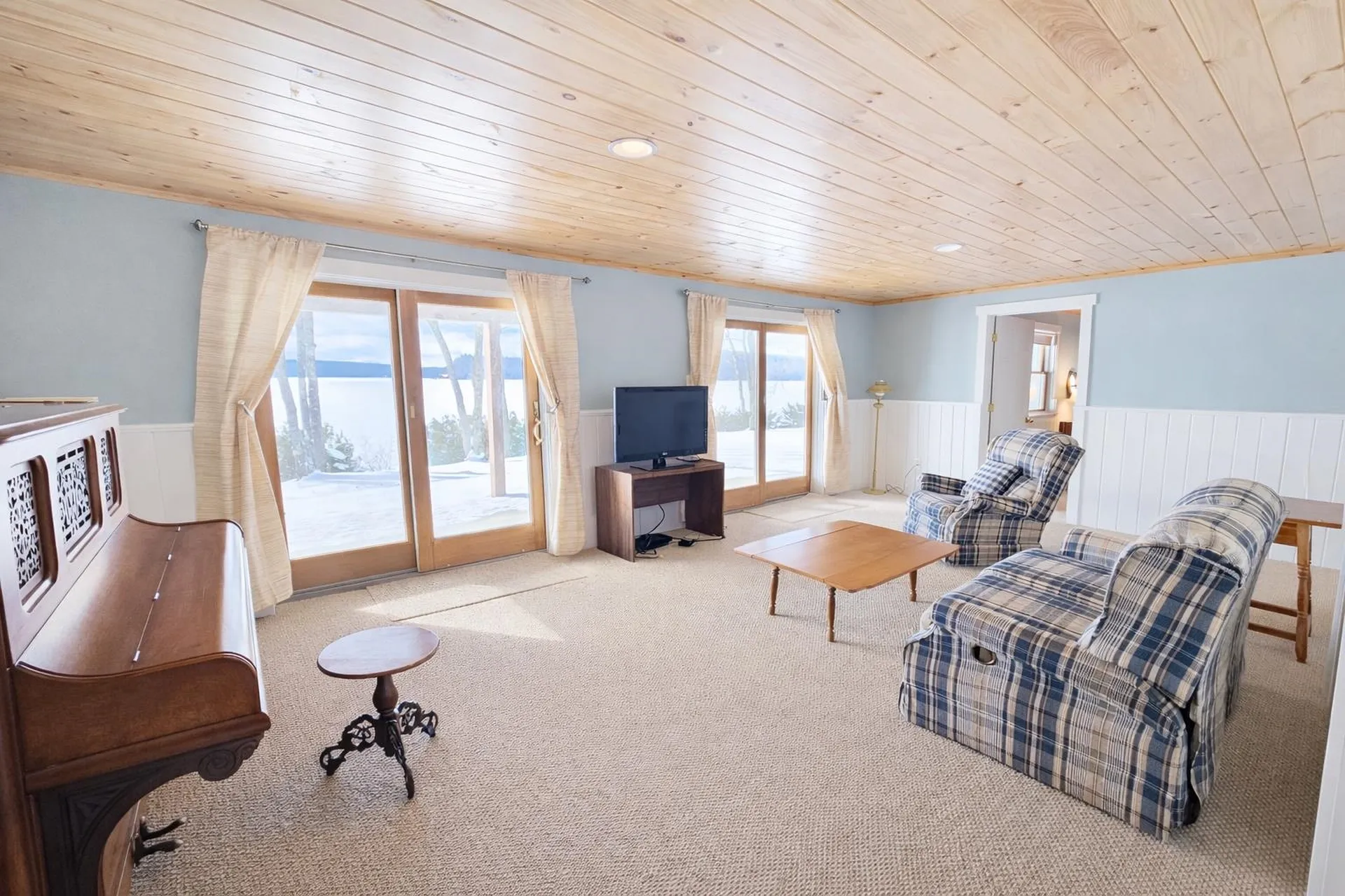 101 Rossiter Point Morgan VT 05853