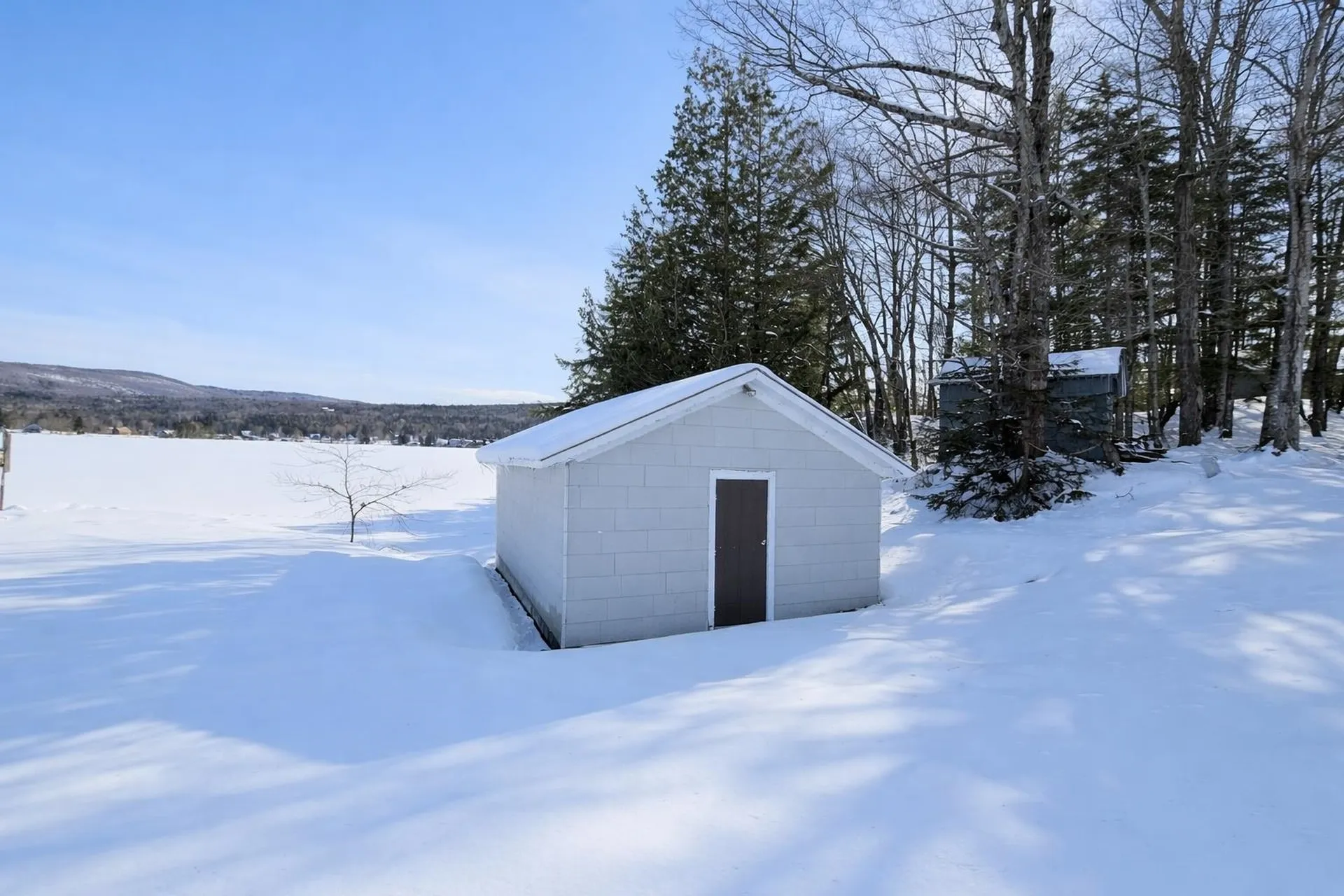 101 Rossiter Point Morgan VT 05853
