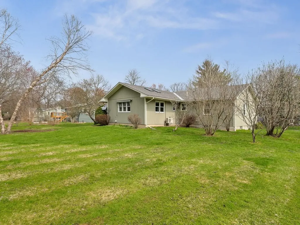 98 Stokes Lane Shelburne VT 05482