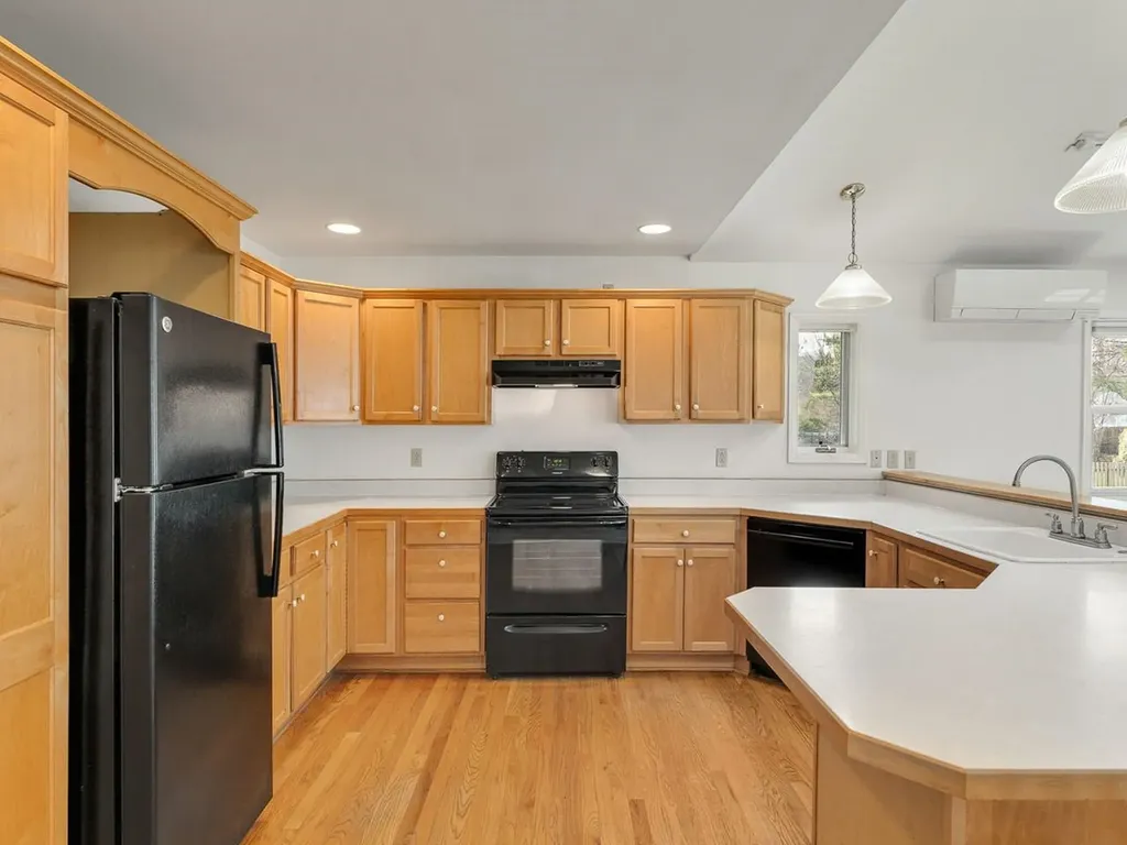 98 Stokes Lane Shelburne VT 05482