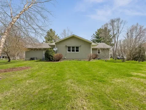 98 Stokes Lane Shelburne VT 05482
