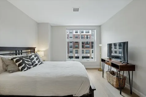 18 Artisan Drive Salem NH 03079
