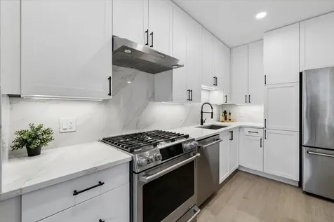 18 Artisan Drive Salem NH 03079