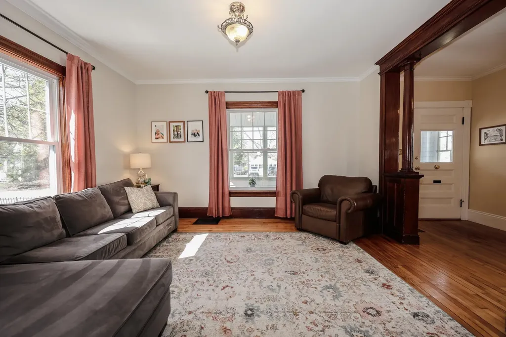 279 Sagamore Street Manchester NH 03104